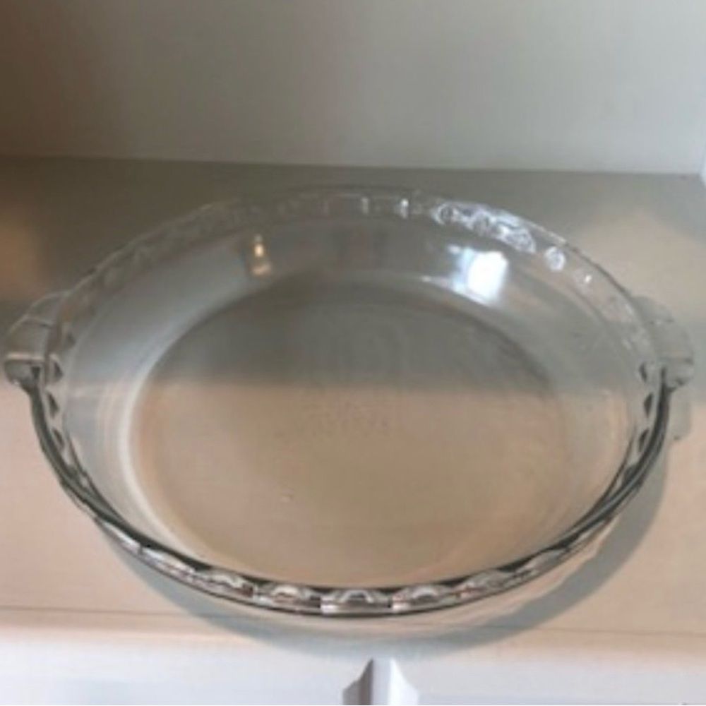 Pyrex Vintage 229 Deep dish Pie Plate no chips or cracks